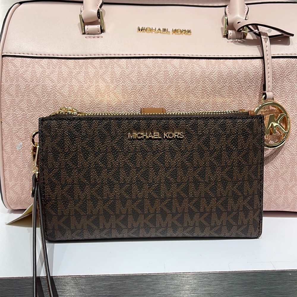 MICHAEL KORS LARGE DOUBLE ZIP WRISTLET PHONEHOLDER WALLET CLUTCH
Brown - Picture 2 of 16